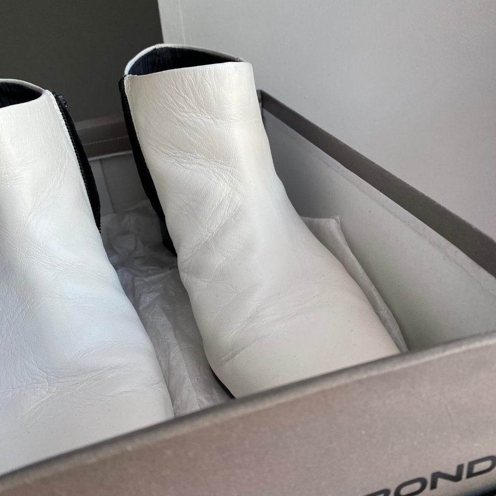 Vagabond Short White Leather Booties (size 38) - Picture 4 of 7